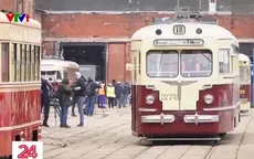 Diễu hành tàu điện lịch sử ở Moscow (Nga)