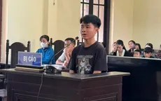 Đánh người nhập viện vì bị chiếu đèn nhấp nháy vào mặt