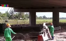 Hối hả thi công cao tốc Cần Thơ - Cà Mau ngay giữa kỳ nghỉ lễ 30/4