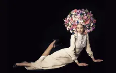 Bắt trend “cài hoa lên tóc” của Triệu Lệ Dĩnh, người mẫu Việt gây sốt với chiếc mấn hoa khổng lồ