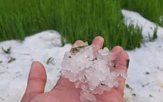 Thời tiết chuyển mùa gây mưa đá và gió lốc, nhiều nơi thiệt hại nặng