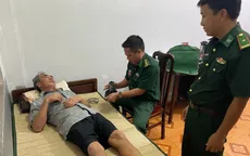 Vụ 4 tàu cá Quảng Bình bị chìm: Thuyền viên thứ 13 được đưa vào bờ an toàn