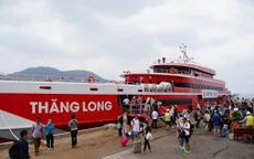 Từ hôm nay (20/5), khách đi tàu Côn Đảo về TP Hồ Chí Minh sẽ có xe đón ngay trong cảng