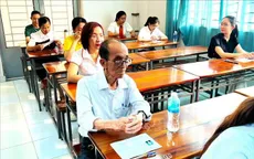 Cụ ông 87 tuổi dự thi thạc sĩ