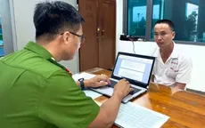 Sập bẫy “đá thiên thạch” 250 triệu USD, người đàn ông mất 400 triệu đồng