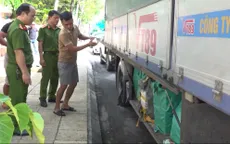 Phát hiện xe tải vận chuyển hơn 5000 bao thuốc lá nghi nhập lậu