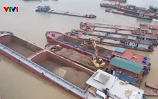 Khai thác cát trái phép gần mỏ cát trúng đấu giá cao bất thường