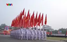 Đông đảo người dân và du khách tham dự Lễ kỷ niệm 70 năm Chiến thắng Điện Biên Phủ
