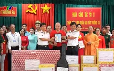 Ấm tình kiều bào với Trường Sa