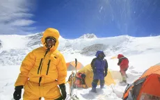 Người chinh phục đỉnh núi Everest 3 lần trong 8 ngày