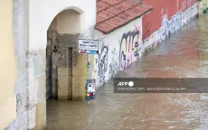 Áo đóng cửa sông Danube khi lũ lụt chết người lan khắp Trung Âu