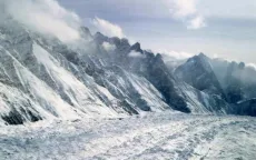 Đoàn leo núi mắc kẹt trong bão tuyết tại Himalaya, 9 người thiệt mạng