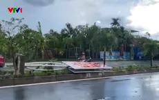 Hiểm họa từ những pano quảng cáo ngã đổ sau mưa