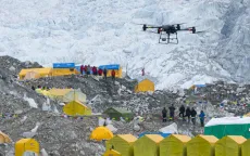Đưa đồ tiếp tế bằng máy bay không người lái lên đỉnh Everest