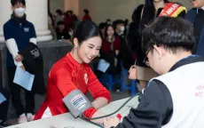 Hoa hậu Việt Nam 2010 Ngọc Hân và "Hành trình đỏ"