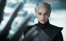 Emilia Clarke từng lo sợ bị sa thải khỏi Game of Thrones