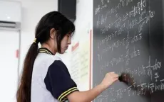 Sinh viên thời trang đánh bại AI để vào chung kết cuộc thi Toán học toàn cầu