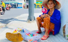 Người giữ “ký ức” tuổi thơ trên đất Huế