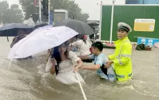 Trung Quốc dừng một số tuyến đường sắt phía Đông do mưa lớn kéo dài