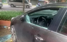 Hàng loạt ô tô ở ở khu đô thị Văn Quán (Hà Nội) bị đập vỡ kính trong đêm