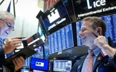 S&P 500 lập kỷ lục mới