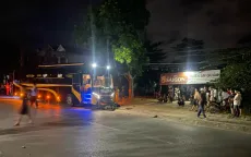 Xe máy đối đầu ô tô khách, 2 thanh niên tử vong