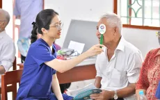 Hàng trăm người dân Nam Định đăng ký hiến tặng giác mạc