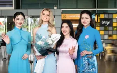 Nhan sắc tựa búp bê của Miss World 2024 khi đến Việt Nam
