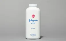 Johnson & Johnson đối mặt vụ kiện tập thể mới liên quan đến cáo buộc phấn rôm gây ung thư