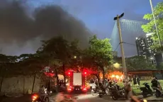 Cháy quán ăn gần công viên Cầu Giấy (Hà Nội)