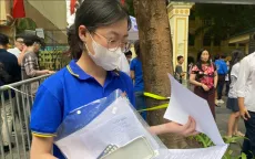 Thí sinh hoàn thành bài thi Tổ hợp với tâm lý thoái mái