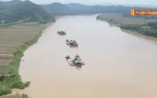 Người dân Tuyên Quang lo lắng trước nguy cơ sạt lở bờ sông