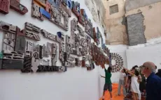 Độc đáo bức tranh tường ghép từ 1.001 viên gạch