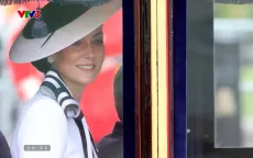 Biến tấu điểm nhấn nơ và thắt nơ cho trang phục