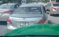 Xác minh vụ việc loạt xe ô tô dàn hàng ngang chặn đường taxi ở Hạ Long