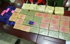 Bắt 2 đối tượng, thu 27 bánh heroin và 5 kg ma túy đá