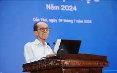 Vinh danh cụ ông ở Cần Thơ theo học thạc sĩ ở tuổi 87