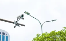 Cận cảnh nút giao thông thí điểm lắp đặt camera trên đường Phạm Văn Bạch (Hà Nội)