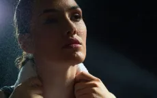 Những mẹo giúp lớp trang điểm bền hơn trong thời tiết nắng nóng