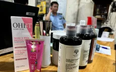 Hà Nội: Phát hiện cơ sở "hô biến" 20 tấn mỹ phẩm hết hạn thành hàng mới
