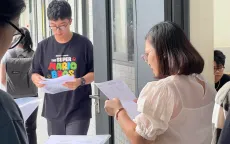 Hà Nội hoãn công bố hạ điểm chuẩn vào lớp 10