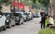 Thiếu quỹ đất giao thông tĩnh, người Hà Nội gian nan tìm chỗ đỗ xe