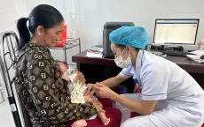 Nghệ An nâng cao tỷ lệ tiêm vaccine phòng bạch hầu