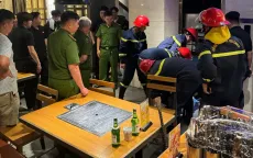 Công an TP Hồ Chí Minh giải cứu kịp thời 9 người bị kẹt trong thang máy