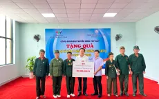 Công đoàn Đài Truyền hình Việt Nam trao quà cho người có hoàn cảnh khó khăn ở Quảng Bình