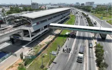 Cấm xe qua ngã tư Thủ Đức để làm cầu đi bộ tuyến Metro số 1