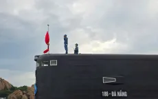 Ngày Quốc tang nơi đảo xa