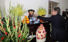 Ngoại trưởng Hoa Kỳ thắp hương, chia buồn với gia đình Tổng Bí thư Nguyễn Phú Trọng