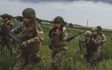 Thiếu quân trầm trọng, Ukraine đưa 7 nữ tù nhân đầu tiên ra chiến trường