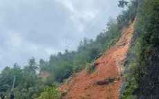 Cao Bằng: Giao thông ngưng trệ do sạt lở Quốc lộ 3